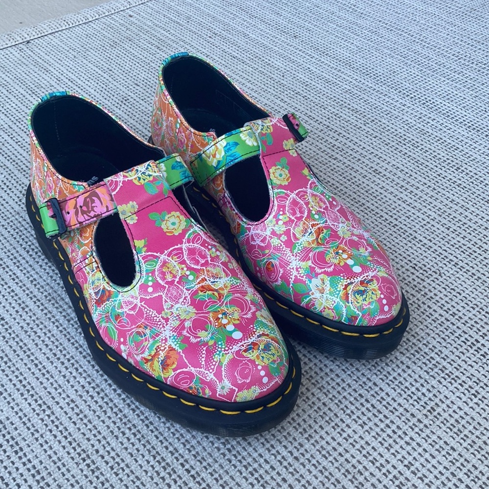 Dr. Martens Sz 9 Polley Daze Mary Jane's in Multi Backhand